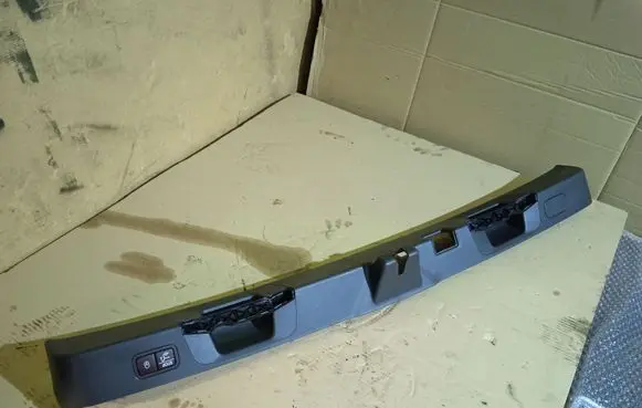 Mercedes-Benz GLC X253 C253 Tailgate/boot lid lock trim A2537400172