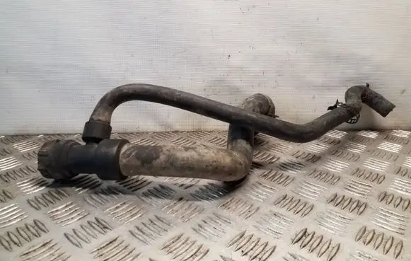 Volkswagen PASSAT B5 Engine coolant pipe/hose 8D0121055F