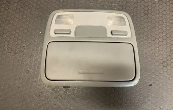 Honda CR-V Front seat light 828654