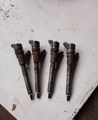 Toyota Yaris Fuel injectors set 0445110262