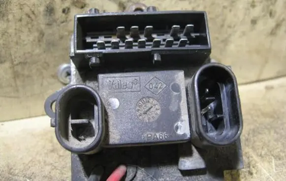 Renault Megane I Heater blower motor/fan resistor VALEO