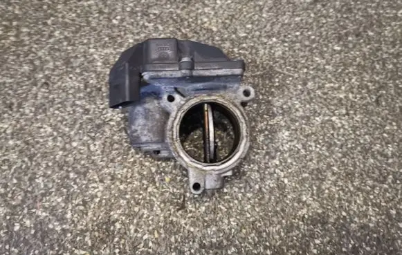 Audi A8 S8 D3 4E Throttle valve 057128063B