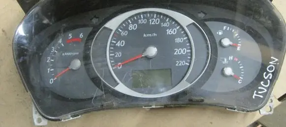 Hyundai Tucson TL Speedometer (instrument cluster) 940132E420