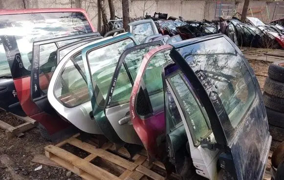 Mazda 626 Rear door