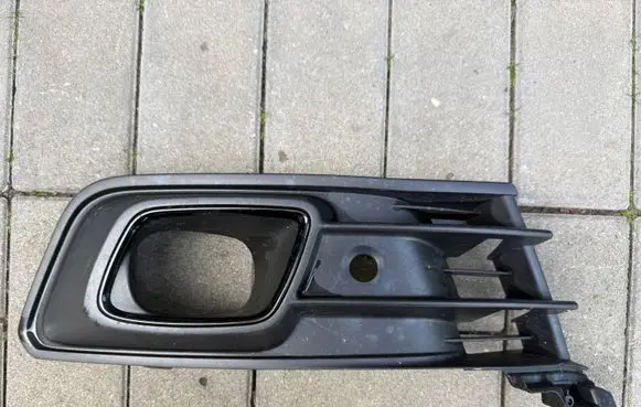Renault Captur Front fog light trim/grill 261A24736R