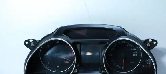 Audi A5 8T 8F Speedometer (instrument cluster) 8T0920900G