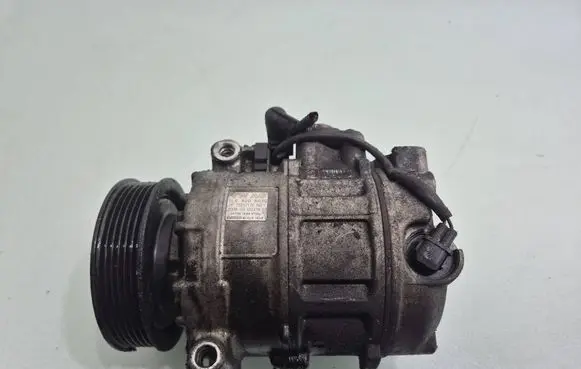 Volkswagen Touareg I Air conditioning (A/C) compressor (pump) 7L6820803Q
