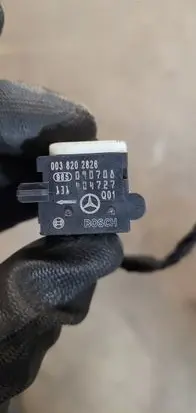 Mercedes-Benz E W212 Airbag deployment crash/impact sensor 0038202826