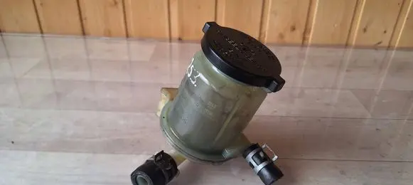 Toyota Corolla Verso E121 Brake fluid reservoir 