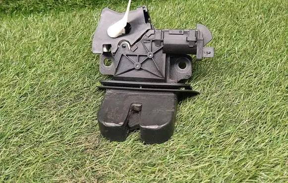 Audi Q7 4L Tailgate/trunk/boot lock/catch/latch 8P4827505B