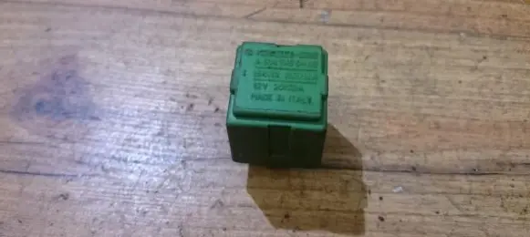 Mercedes-Benz Sprinter W901 W902 W903 W904 Other relay 0045450405