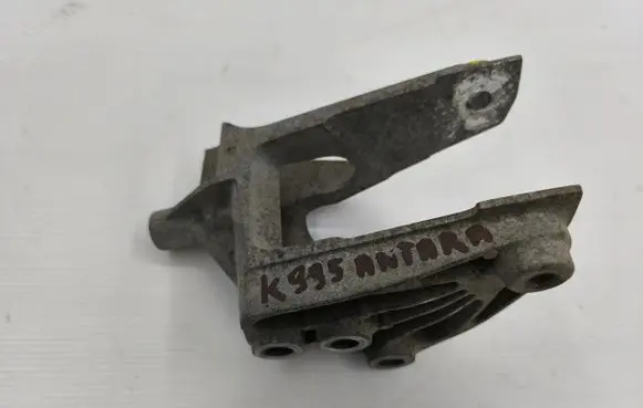 Opel Antara Engine mount bracket