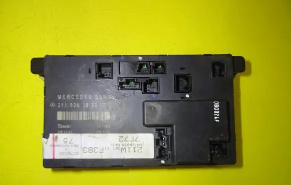 Mercedes-Benz E W211 Door control unit/module 2118207526