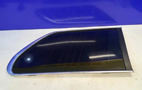 Volvo XC90 Rear side window 30674957 30674959