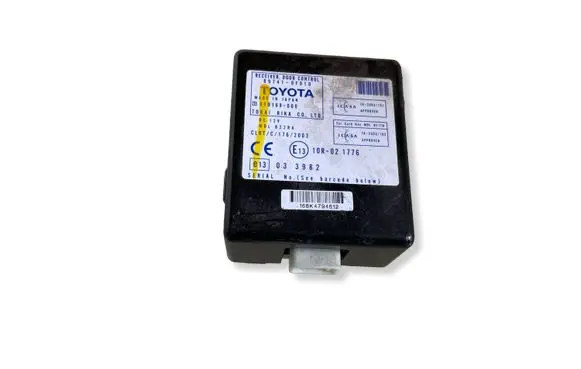 Toyota Corolla Verso AR10 Door control unit/module 897410F010 61B168000 10R021776