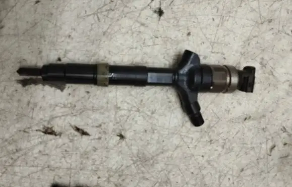 Fuel injector