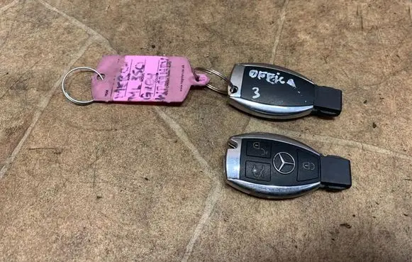 Mercedes-Benz ML W164 Ignition key/card 