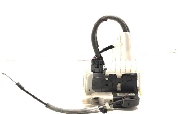 Hyundai ix35 Front door lock 813202Y000