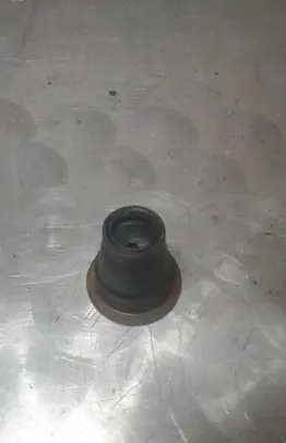 Nissan X-Trail T30 Other cylinder head part 