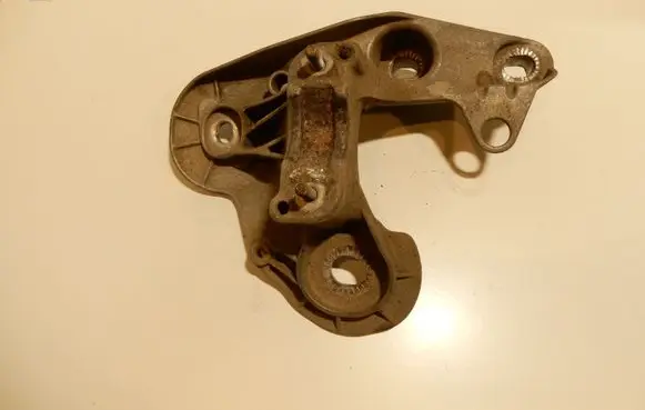 Audi A6 S6 C6 4F Engine mounting bracket 4F0199351A 52295