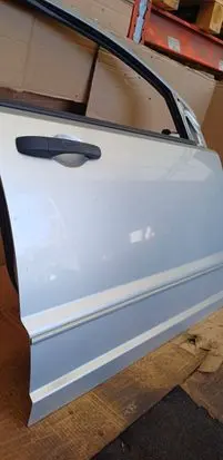 Dodge Caliber Front door
