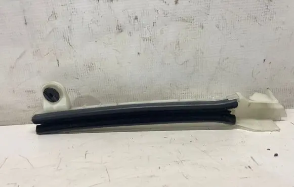 Opel Grandland X Rear door windshield rail 9821855880