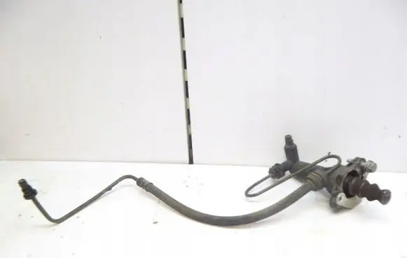 Volkswagen Touran I Clutch slave cylinder 