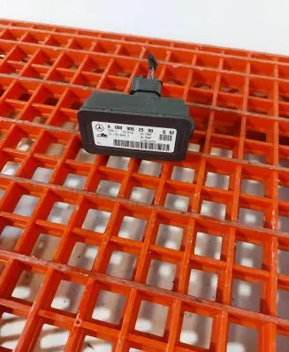 Mercedes-Benz E W212 Acceleration sensor A0009052500 FD13M10 10170106863