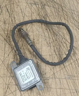 Mercedes-Benz C W205 Lambda probe sensor A0009058511