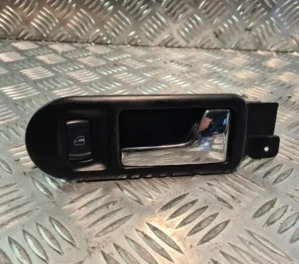 Volkswagen PASSAT B5 Front door interior handle 3B1837114