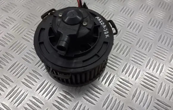 Mazda 3 I Front door blower motor HB111-BN7N02