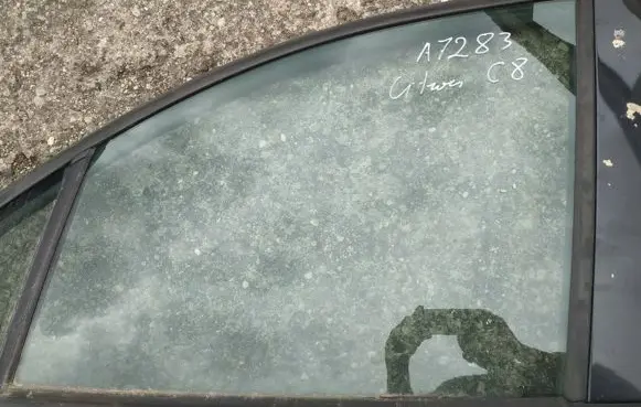 Citroen C8 Front door window glass four-door