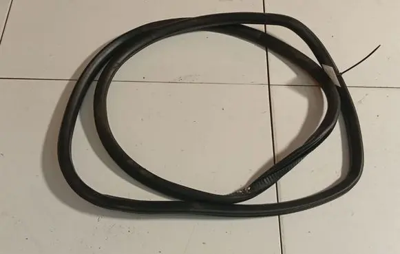 Audi A8 S8 D3 4E Rubber seal front coupe door 