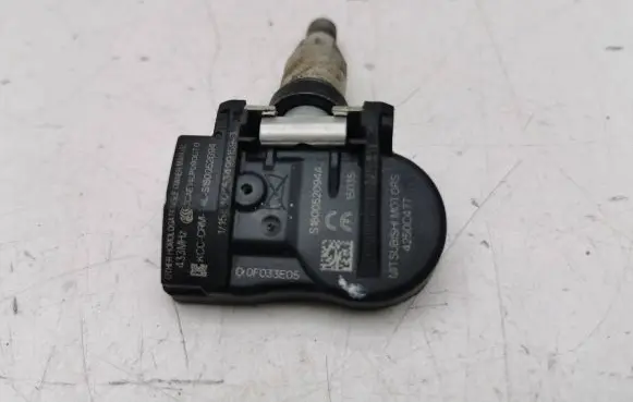 Mitsubishi Outlander Tire pressure sensor 42150C477