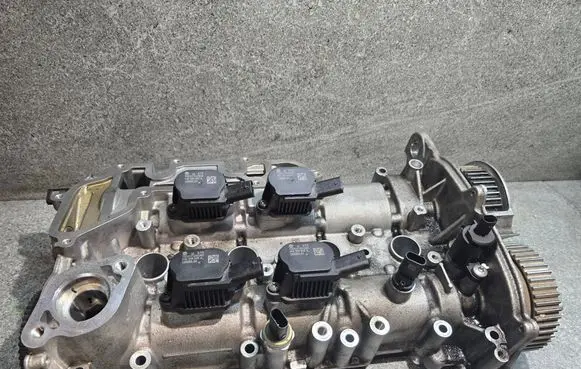 Volkswagen Golf VII Engine head 04E103473DC