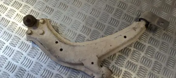 Citroen Xsara Front lower control arm/wishbone