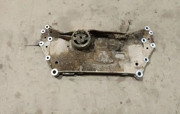 Volkswagen Golf V Front subframe 