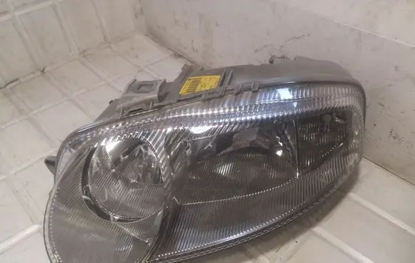 Alfa Romeo 147 Headlight/headlamp 468261960 0301186201 1305235558