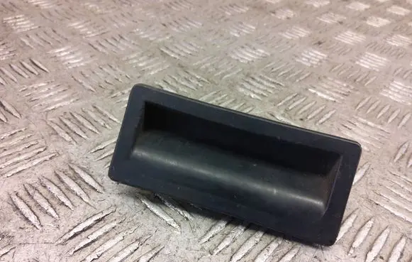 Audi S5 Tailgate opening switch 5N0827568