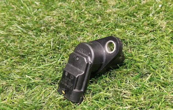 Hyundai i30 Camshaft position sensor 393502B010 0232103074