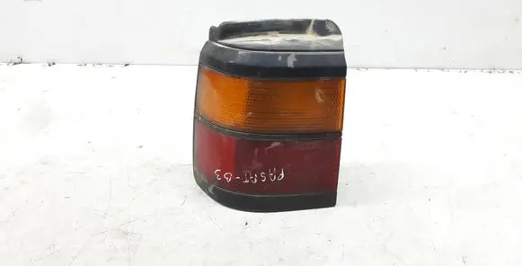 Volkswagen PASSAT B3 Rear/tail lights 333945111