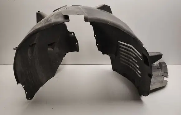 Front wheel arch liner splash guards