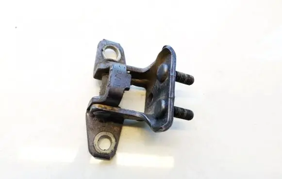 Mitsubishi Outlander Tailgate/trunk/boot hinge