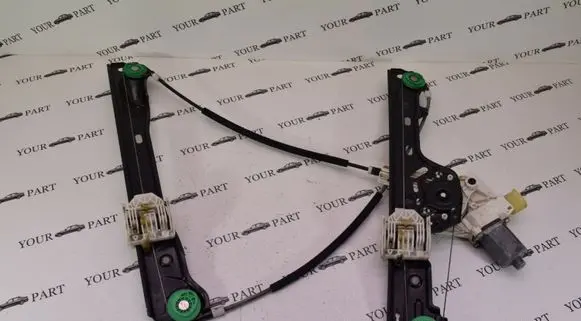 BMW 1 E81 E87 Front door window regulator with motor 7067796
