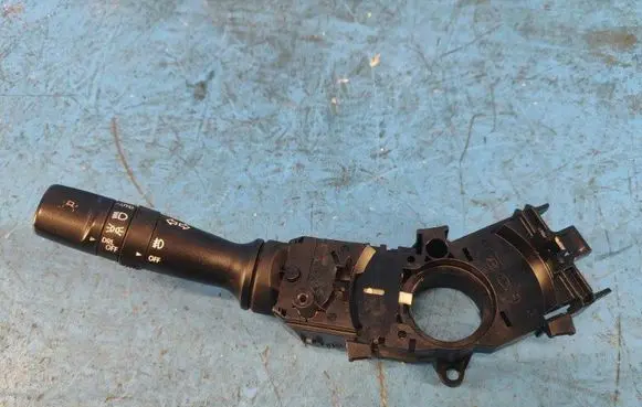Hyundai Elantra Gear shift switch/knob 934104R111