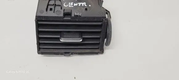 Nissan Pulsar Dash center air vent grill 687613zl0a 6787613Z