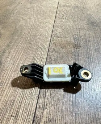 Mercedes-Benz CLS C219 Airbag deployment crash/impact sensor 0018209126 102468002