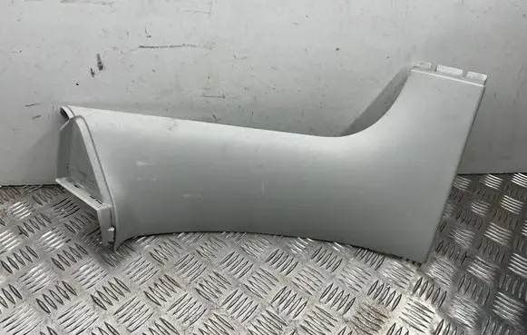 Skoda Octavia Mk2 (1Z) (D)pillar trim (top) 1Z9867247E