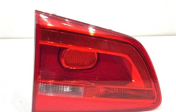 Volkswagen Touran II Rear/tail lights 1T0945093