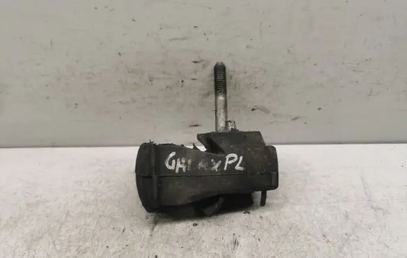 Engine mount bracket